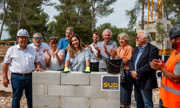 Pose de la première pierre du futur Centre aéré de Cabriès-Calas